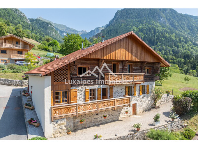 Nos maisons à la vente 7 pièces Immobilier au Petit-Bornand-Les-Glières 316m2