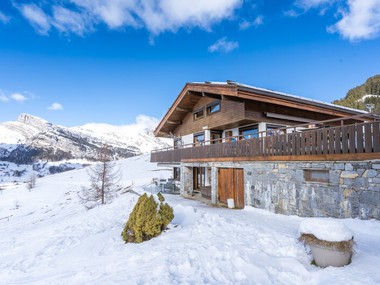 Emplacement idyllique pour allier habitation et commerce au Grand-Bornand