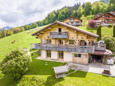 CHALET EN POSITION DOMINANTE AVEC VUE IMPRENABLE