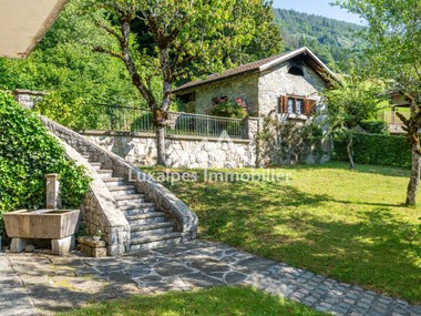 Grande maison de village à fort potentiel