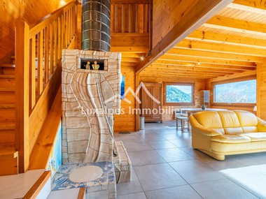 Chalet baigné de lumière avec vue imprenable sur La Tournette
