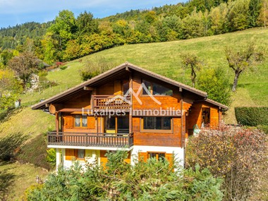 Chalet baigné de lumière et vue imprenable sur La Tournette