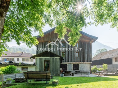 Ensemble typique savoyard + fonds de commerce - Entremont