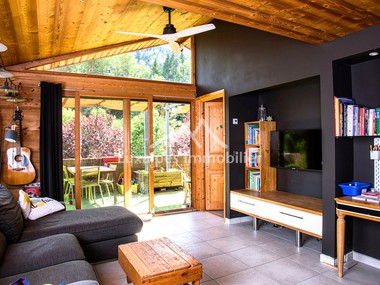 T4 avec grande terrasse, jardin & vue montagne dans petite copropriété conviviale